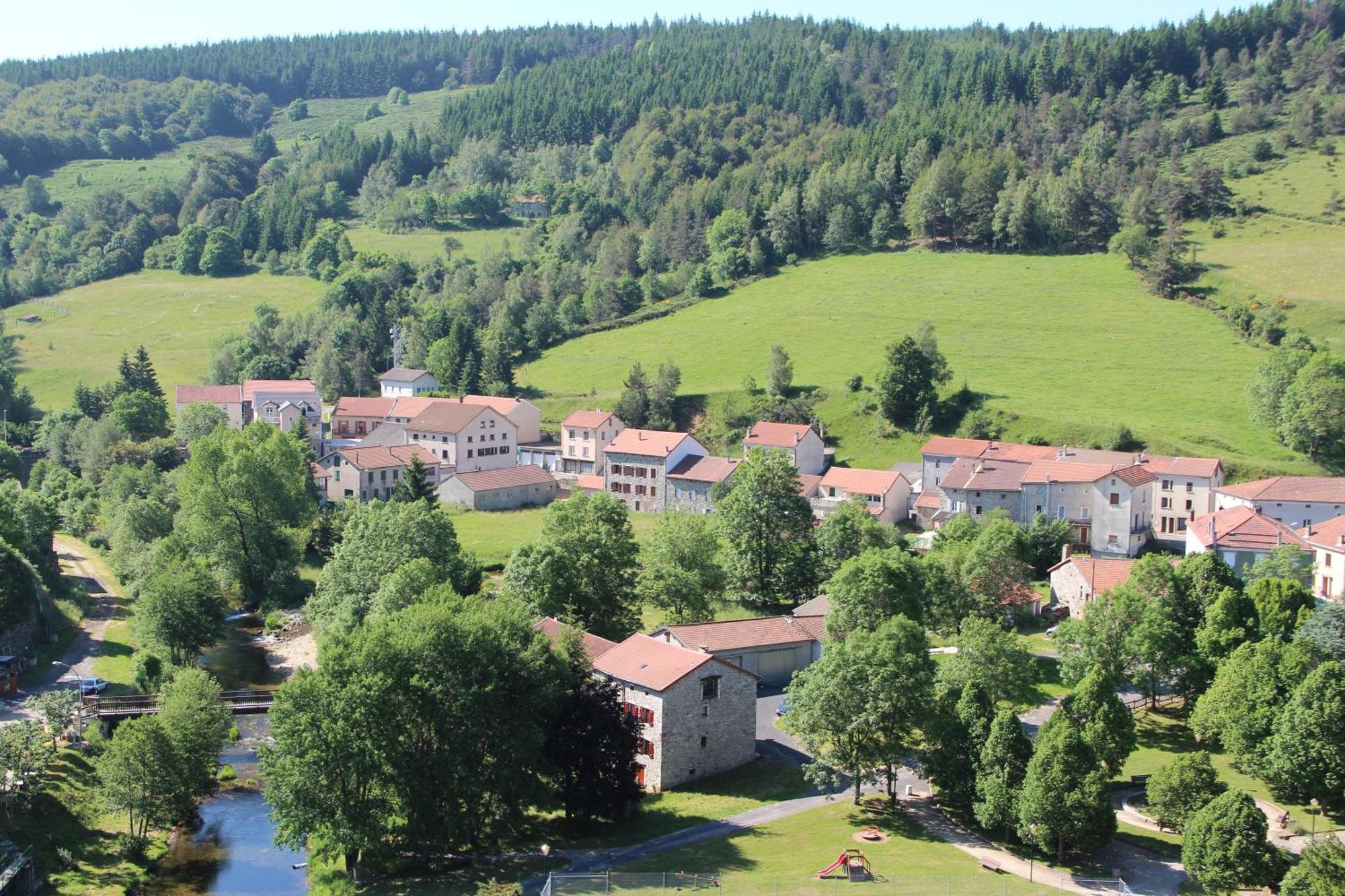 Logis Hotel Restaurant Les Cevennes Saint-Cirgues-en-Montagne Екстериор снимка