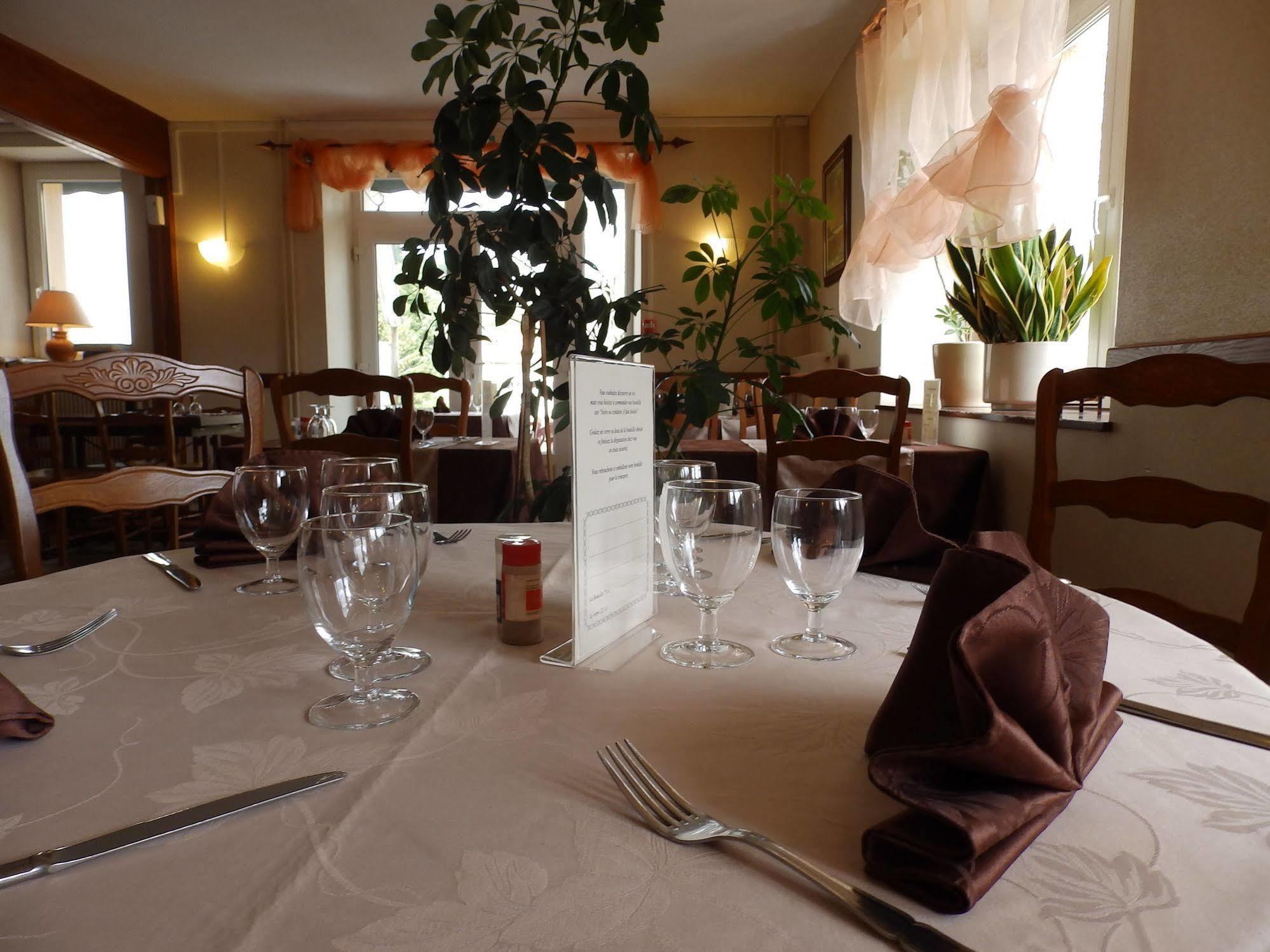 Logis Hotel Restaurant Les Cevennes Saint-Cirgues-en-Montagne Екстериор снимка