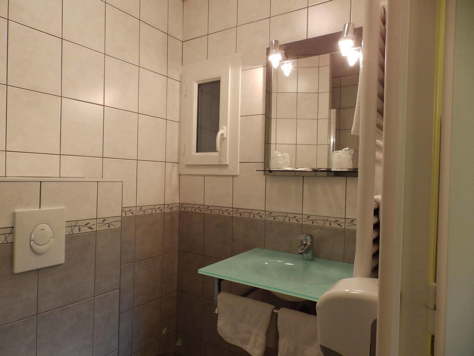 Logis Hotel Restaurant Les Cevennes Saint-Cirgues-en-Montagne Екстериор снимка