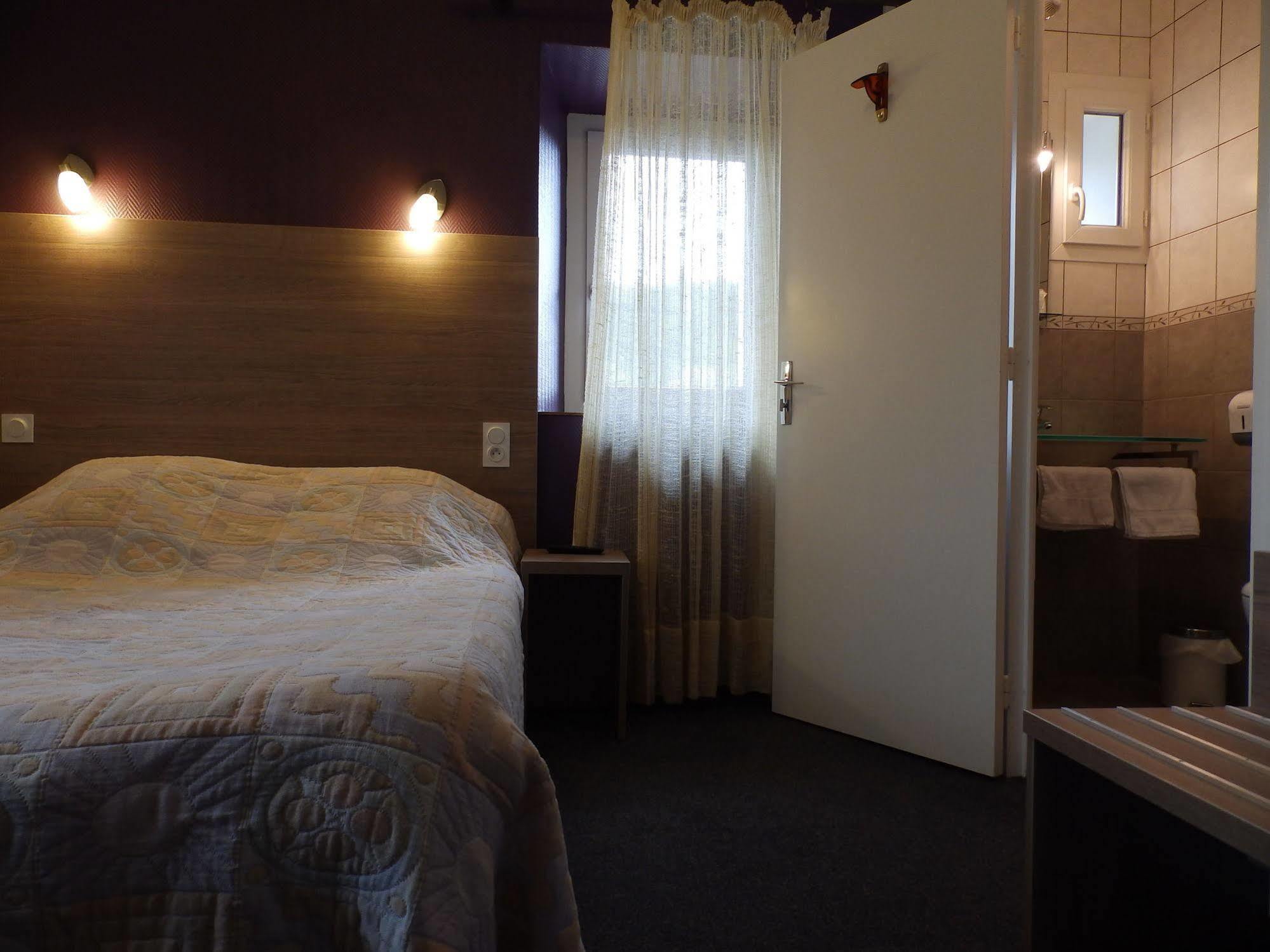 Logis Hotel Restaurant Les Cevennes Saint-Cirgues-en-Montagne Екстериор снимка